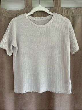 Women’s American Eagle Outfitters Cream Short Sleeve Knit Top Size Small